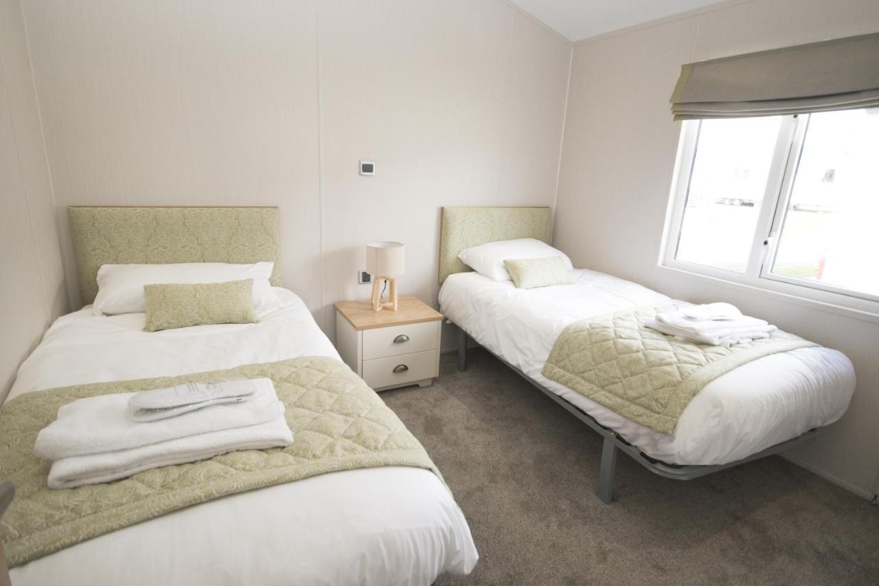 Carlton Meres Holiday Park Rendham Экстерьер фото
